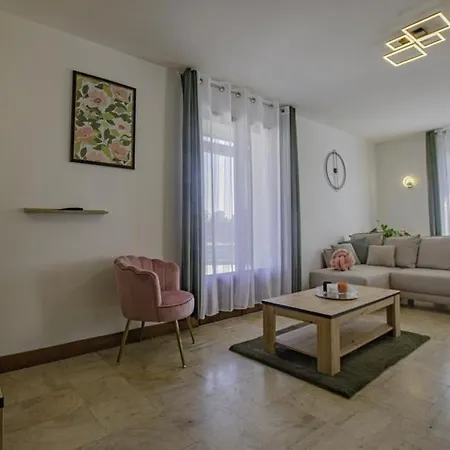 Maison Des 3 Lacs * Chavanges